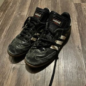 Men’s 9.5 Adidas Sambas Leather Upper Suede Covered Edges Classic Adidas Style